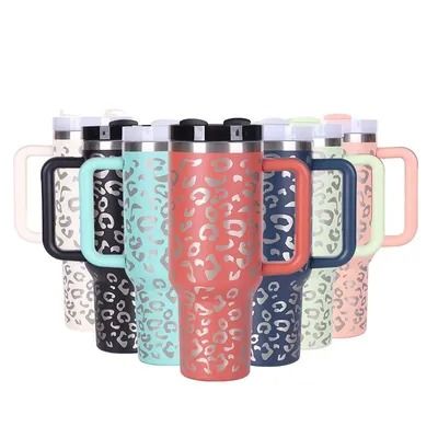 주문 환경 친화적 인 40 온스 스테인리스 스틸 텀블러 손잡이 단열 된 간단한 현대 레오파드 텀블러 1200ml 휴대용 대용량 대부분의 자동차 컵홀드에 적합합니다 온라인 제조