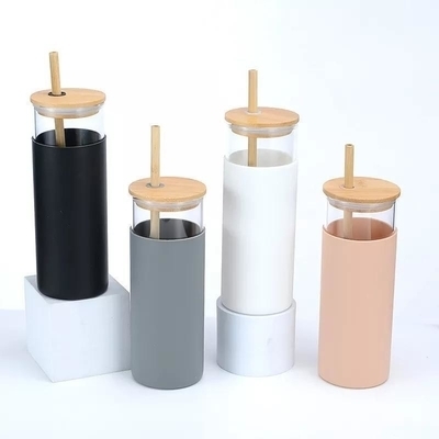 주문 재사용 가능한 디자인 20oz 17oz 물병 주거용 유리 주스 텀블러 유리 음료병 실리콘 장갑으로 친환경 스타일리시 온라인 제조